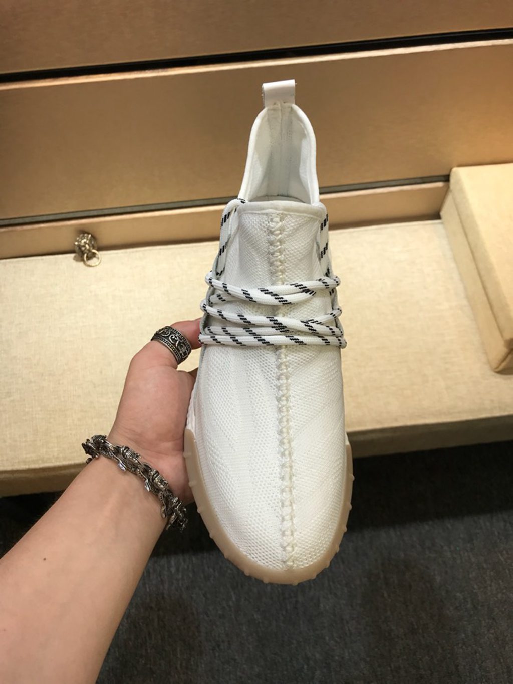 BLG  sneaker